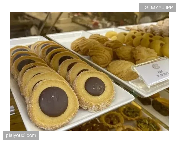 唐佳豪出门一身名牌，连快餐都得配专属甜点？