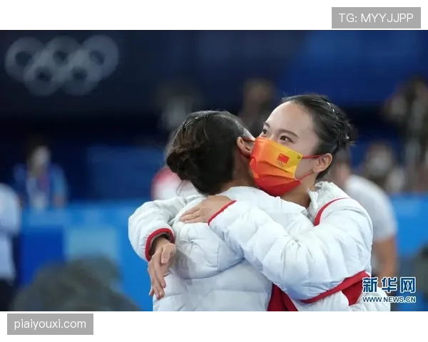朱雪莹赛场冷若冰霜，私照却像富家千金日常
